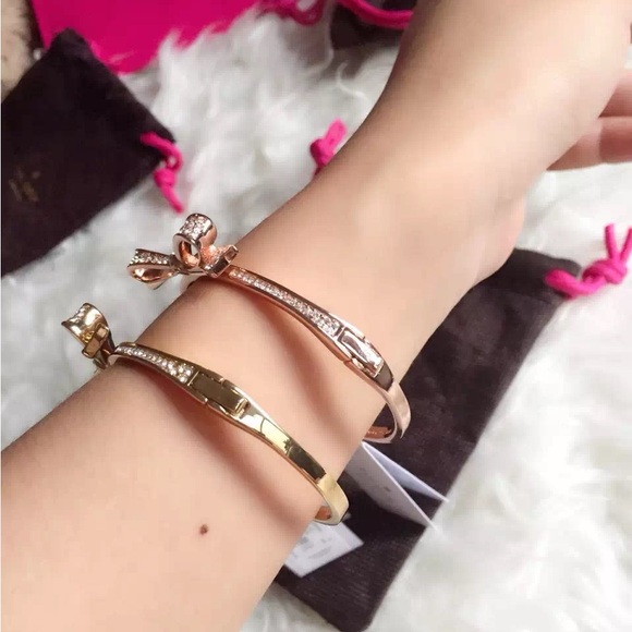 NWT —— Kate Spade Love Notes Crystal Hinged Bangle Gold - Picture 4 of 6